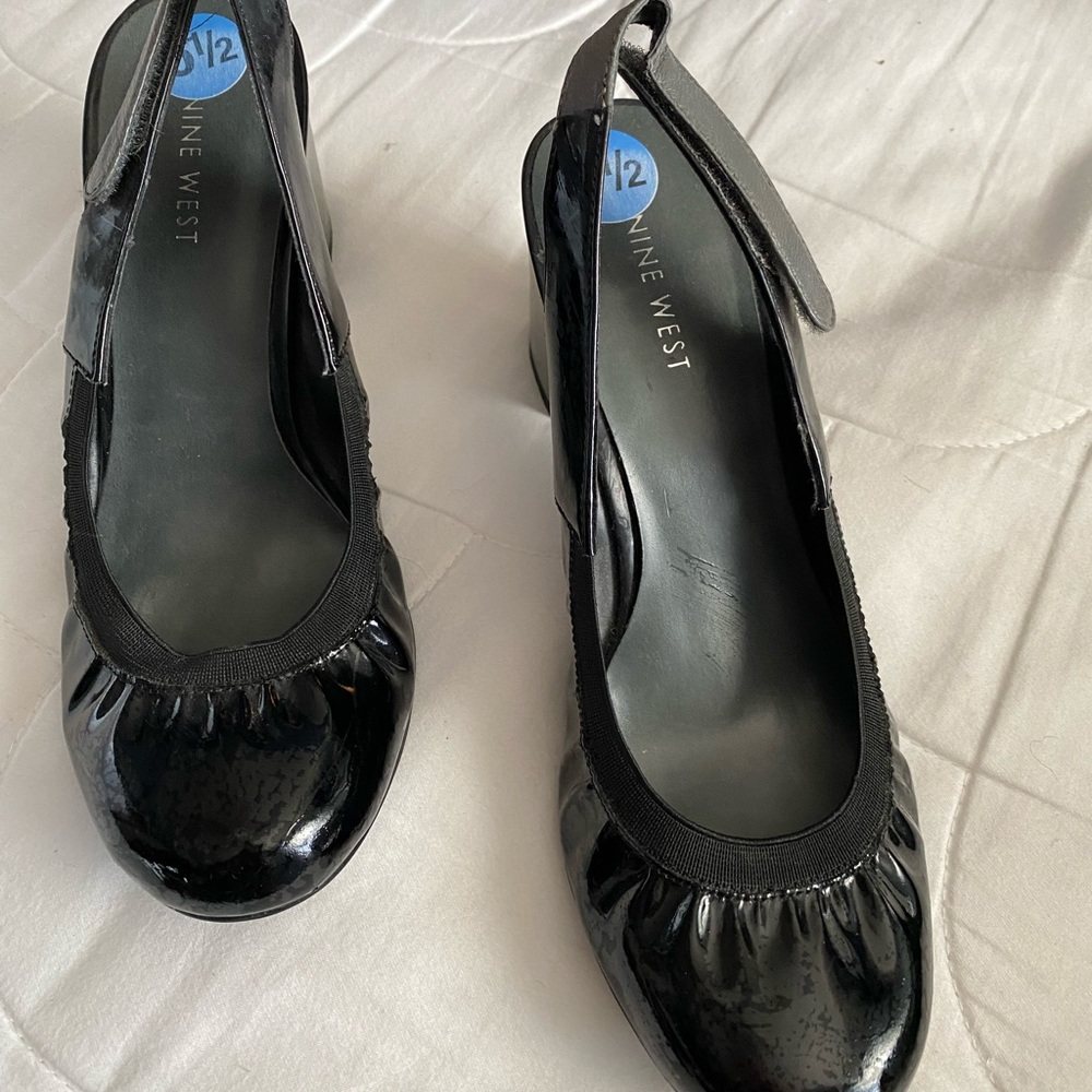 Nine West Black Leather Strapped Close-Toe Heels